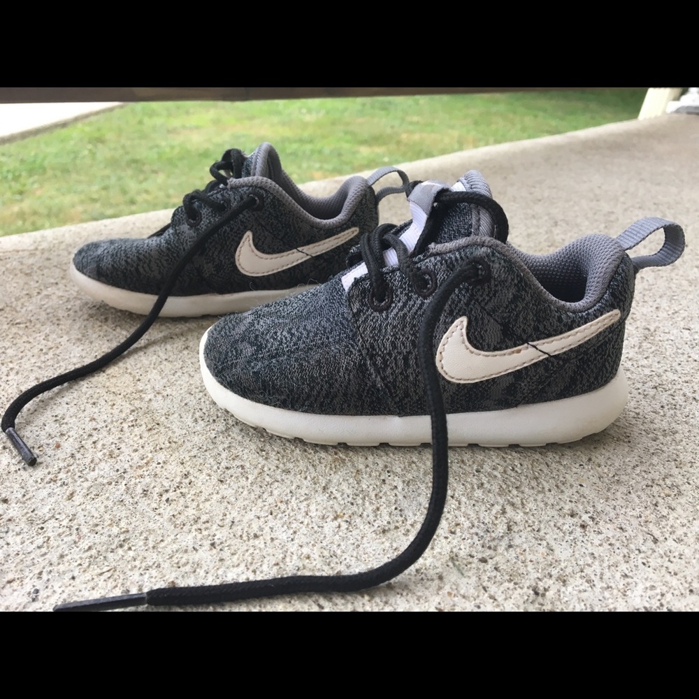 Toddler boy Nike’s 6c